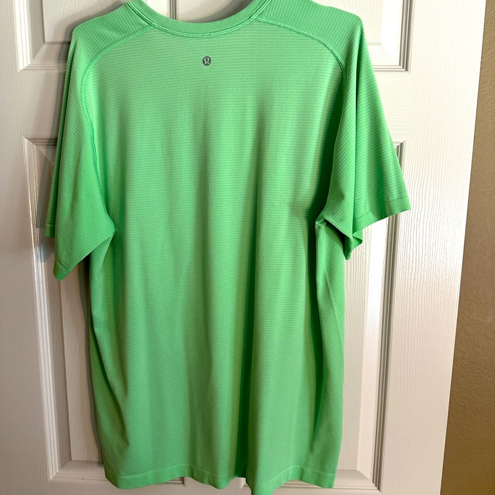 Mens Lululemon tshirt